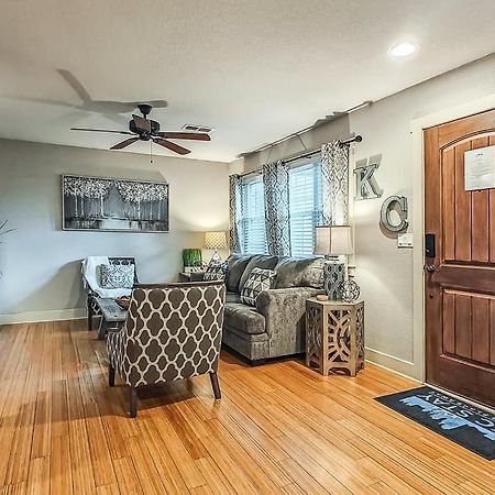 Quiet Plaza Two Bedroom 2 Bathroom Kansas City Exterior photo