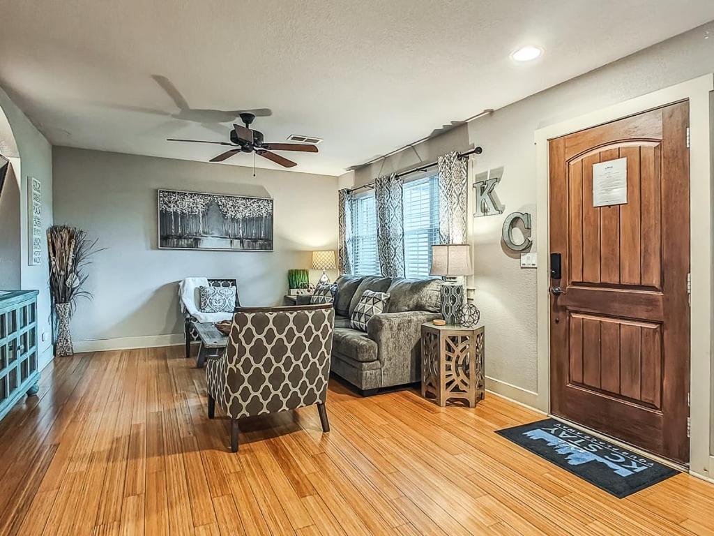 Quiet Plaza Two Bedroom 2 Bathroom Kansas City Exterior photo