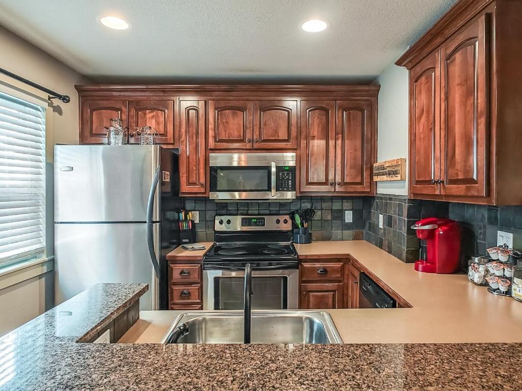 Quiet Plaza Two Bedroom 2 Bathroom Kansas City Exterior photo