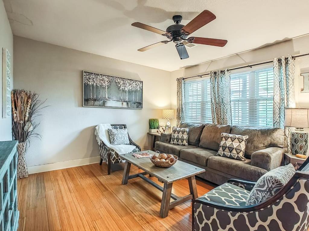 Quiet Plaza Two Bedroom 2 Bathroom Kansas City Exterior photo