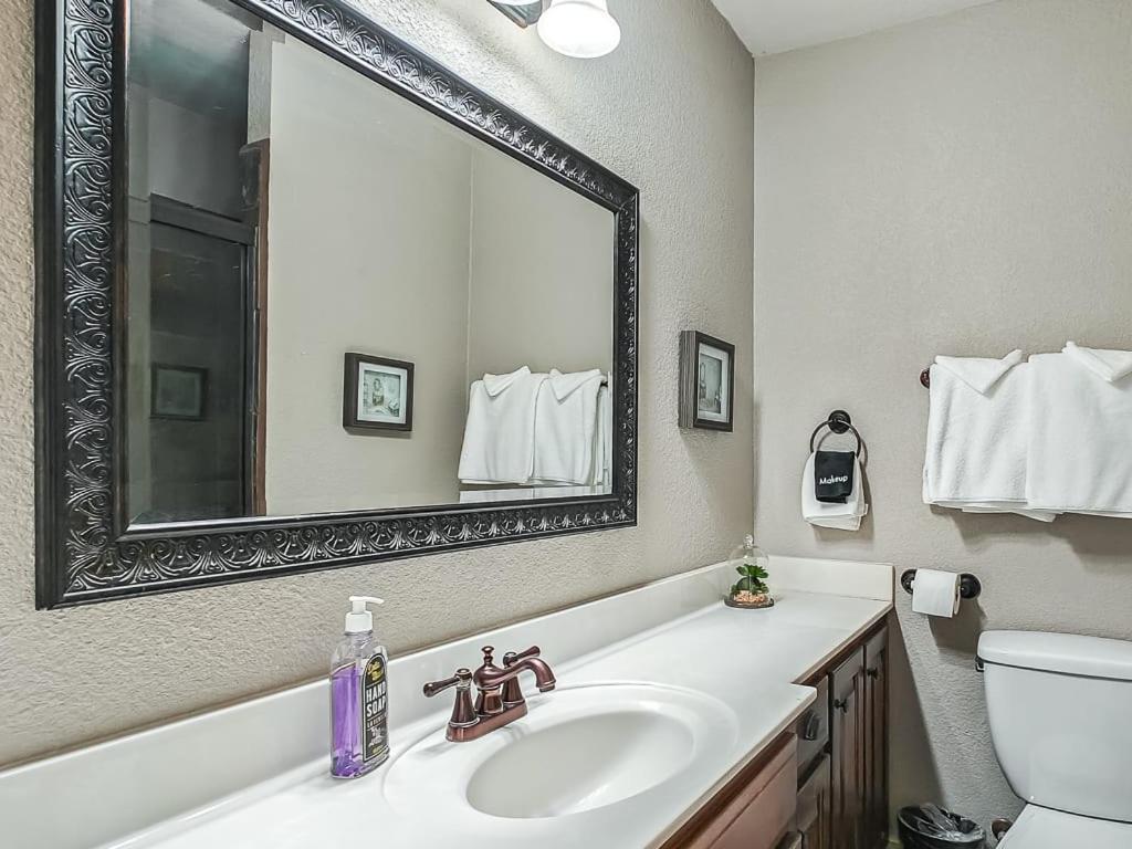 Quiet Plaza Two Bedroom 2 Bathroom Kansas City Exterior photo