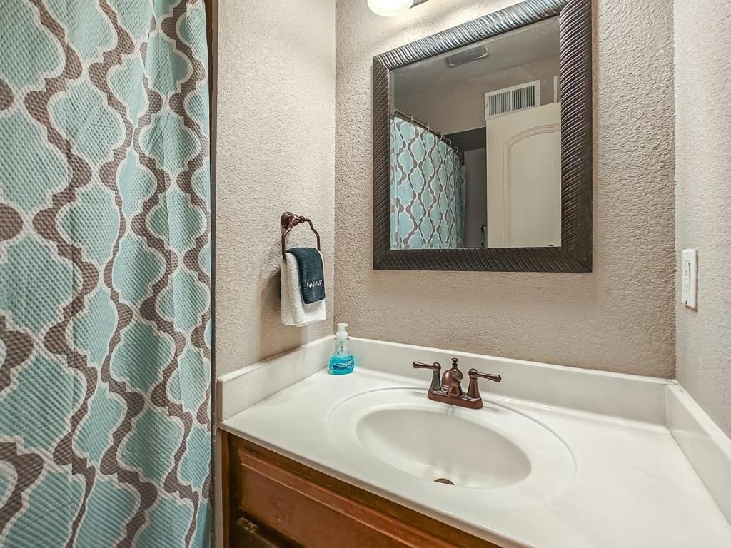 Quiet Plaza Two Bedroom 2 Bathroom Kansas City Exterior photo